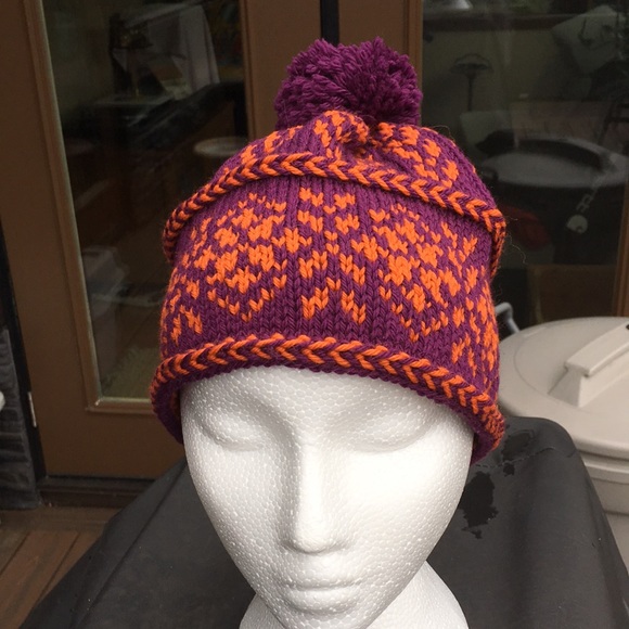 Hand Knit Nordic Hat/Toque - Picture 3 of 4